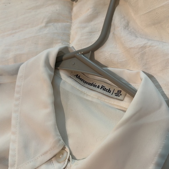 Abercrombie & Fitch Silk Chiffon Button Down - Picture 2 of 3